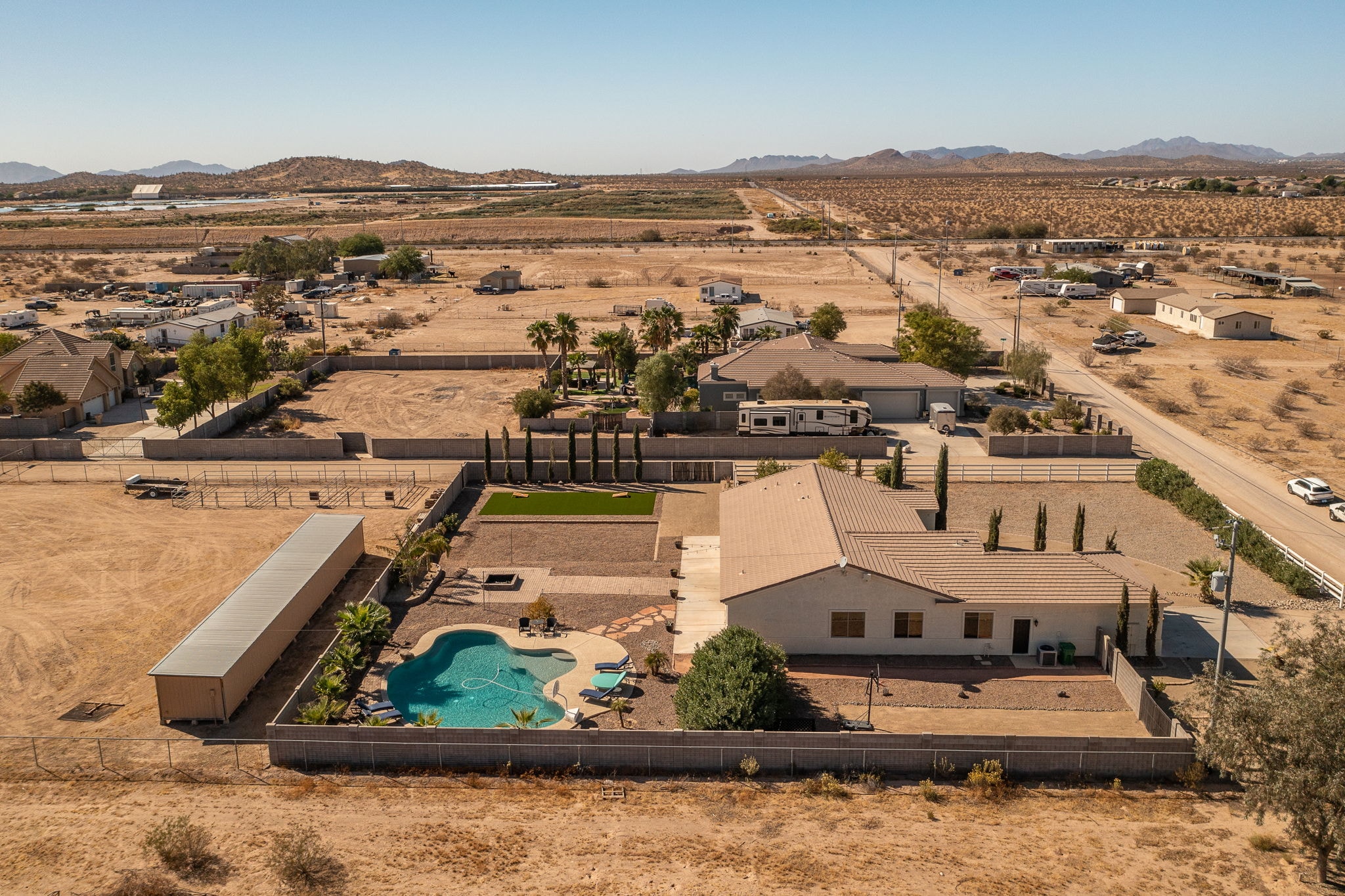 Happy home buyers in Arizona
